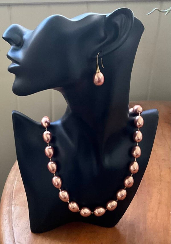 Oval Shell Pearl Necklace: Rose Gold
