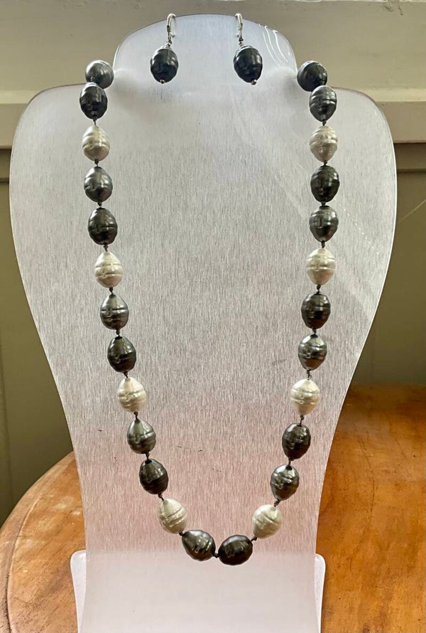 Baroque Shell Pearl Necklace: White/Silver/ Dark Grey