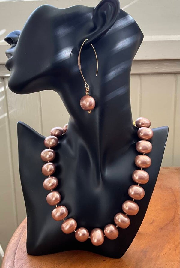 Statement Shell Pearl Necklace:Rust
