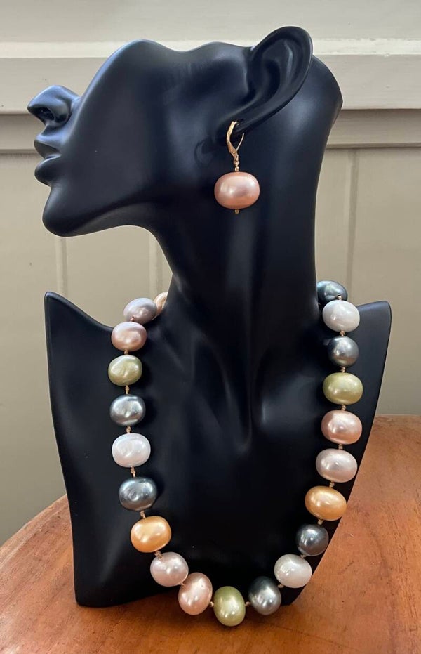 Statement Shell Pearl Necklace: Yellow/Green…Mix
