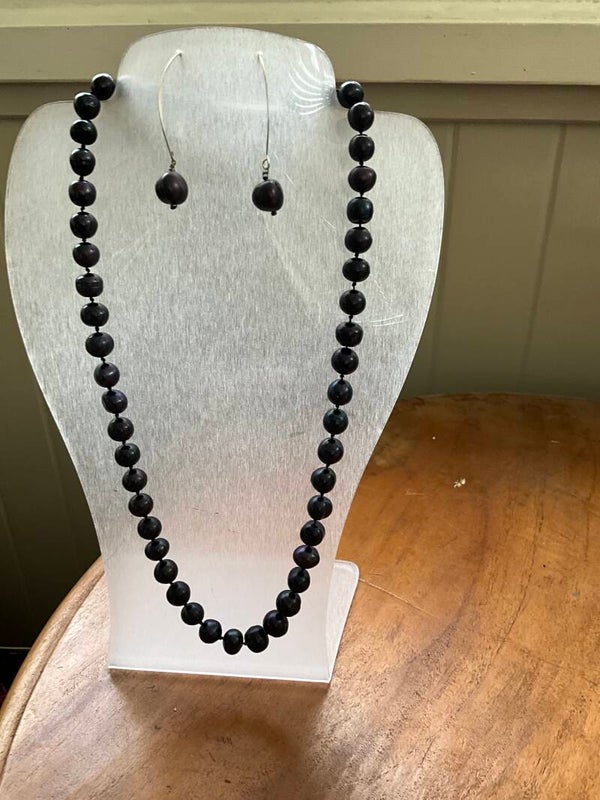 Large Freshwater Black Pearl Necklace