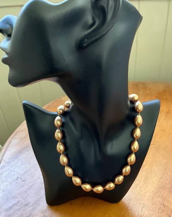 Choker Oval Gold Shell Pearl