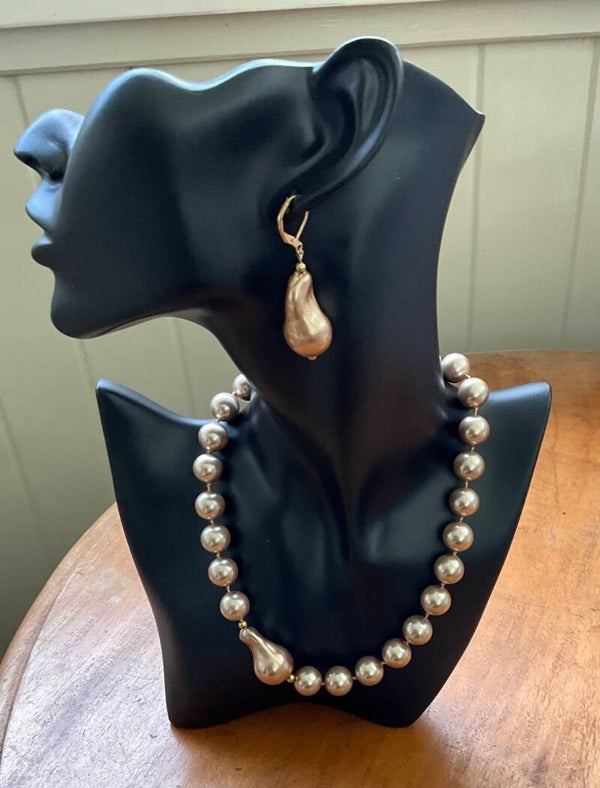 Choker 12mm Matt Gold Shell Pearl with baroque inset