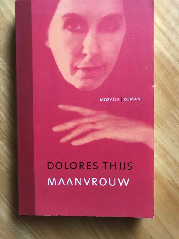 Thijs, Dolores: Maanvrouw