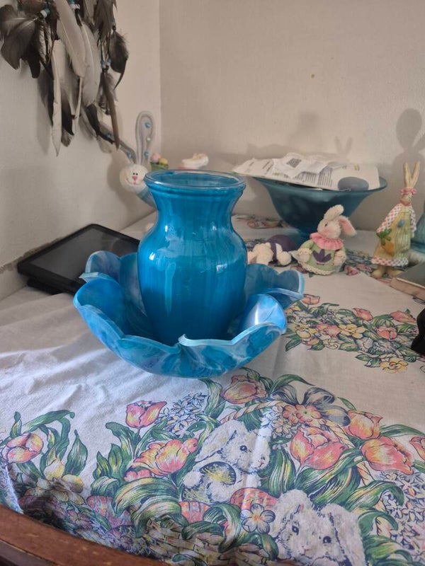 Stunning decorative bowl with matching vase