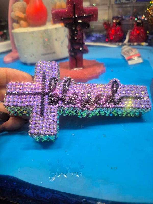 Resin crosses