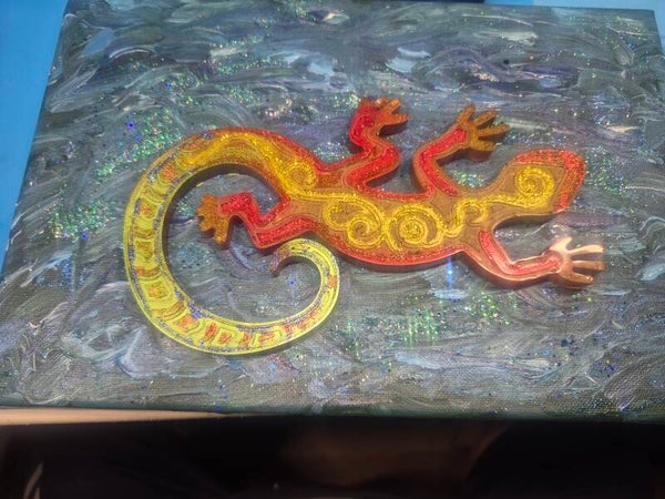 Cute lizard wall hanging