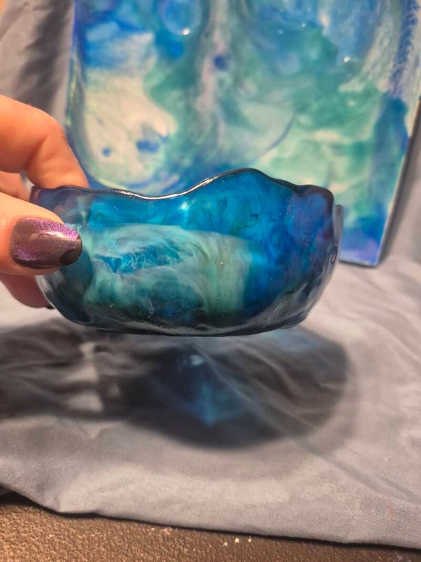 Small decorative bowls