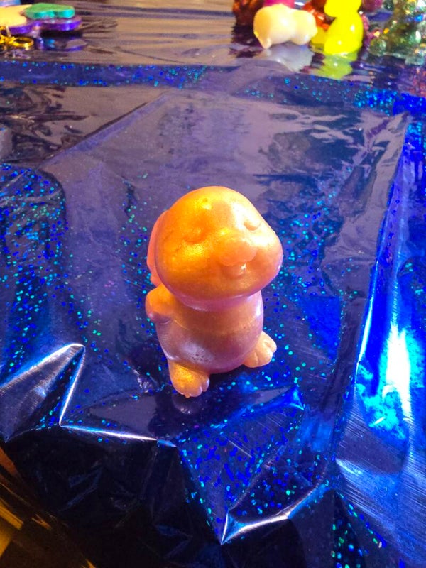 Little bunny figurines