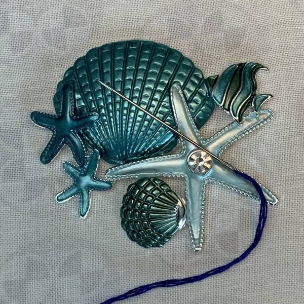 SeaShell Needle Nanny