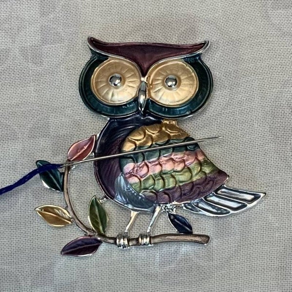 Owl Jeweltone Needle Nanny