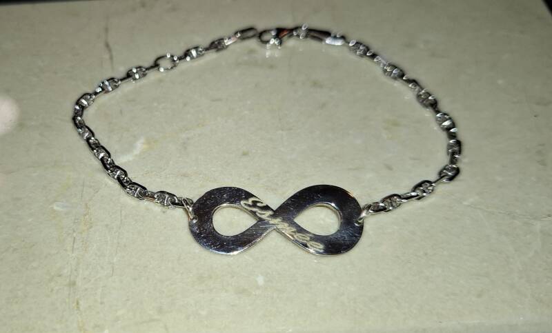 armband-infinetie-teken-met-naam-2-standard-n39yu8.jpg