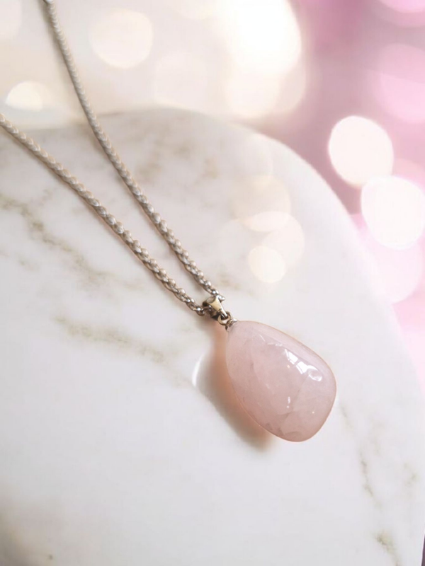 Collier en acier inoxydable et Quartz Rose