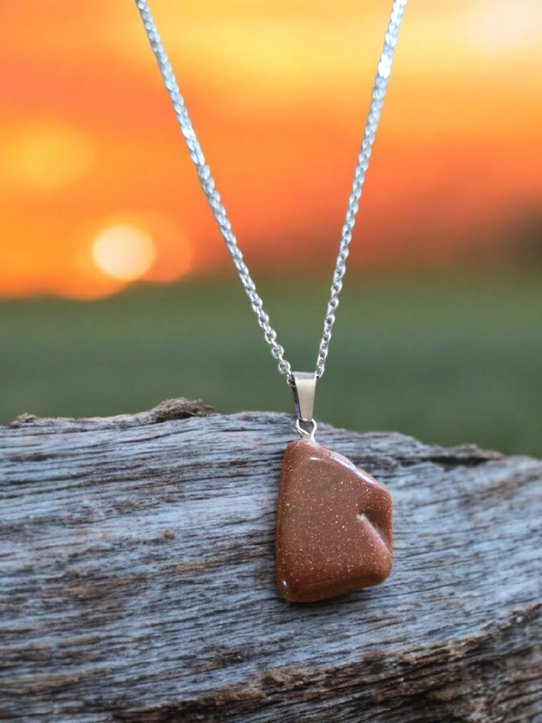 Collier en acier inoxydable et Goldstone (Pierre de Soleil synthétique)