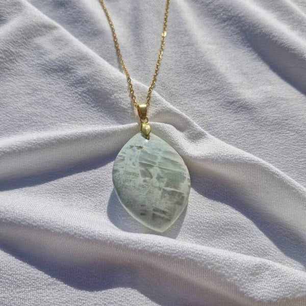 Collier en acier inoxydable doré et Garnierite