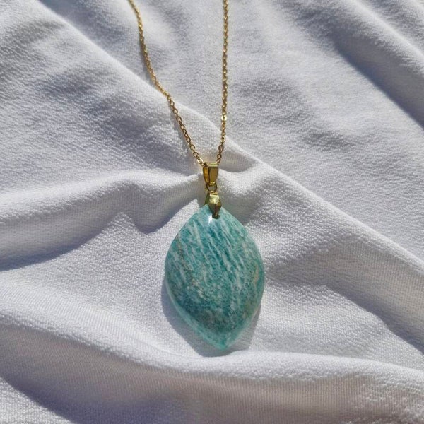Collier en acier inoxydable doré et Amazonite