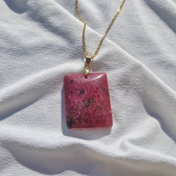 Collier en acier inoxydable doré et Rhodonite