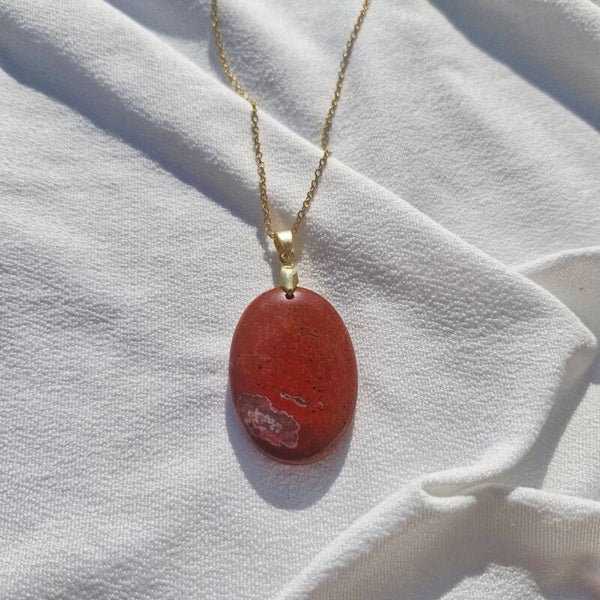 Collier en acier inoxydable doré et Jaspe Rouge