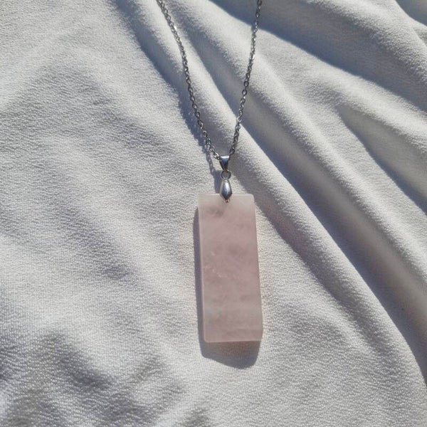 Collier en acier inoxydable et Quartz Rose