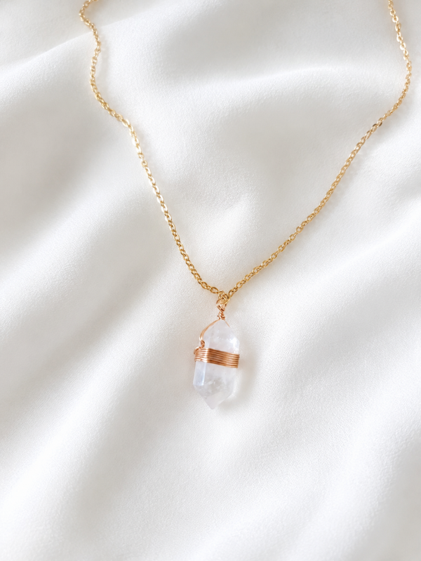 Collier Cristal de Roche – Acier Inoxydable Doré