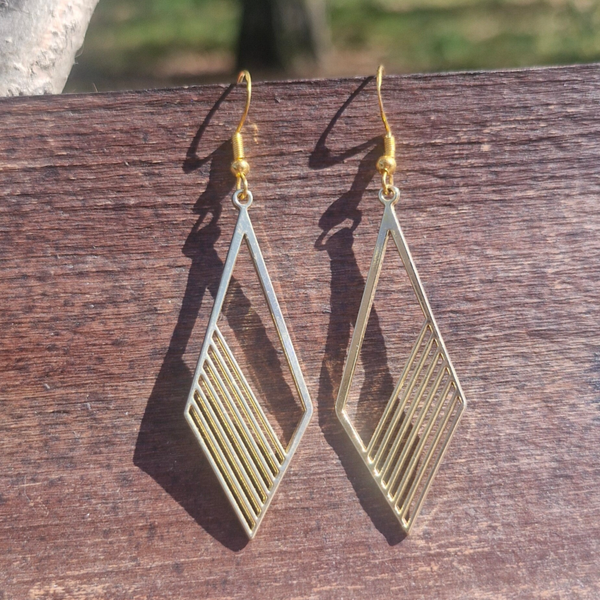 Boucles d’oreilles Géométriques – Élégance & modernité