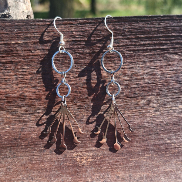 Boucles d’oreilles Cercles & Pampilles – Élégance et mouvement