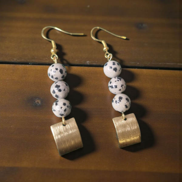 Boucles d’oreilles – Jaspe Dalmatien & pendentif doré