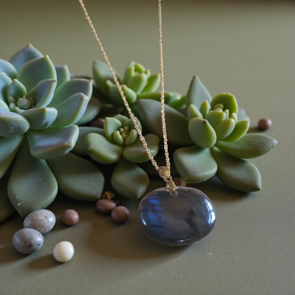 Collier en acier inoxydable doré et Labradorite