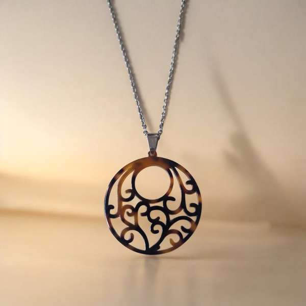 Collier médaillon résine – Acier inoxydable et résine époxy