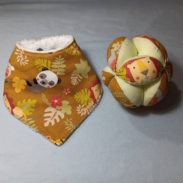 Conjunto bandana + pelota Montessori