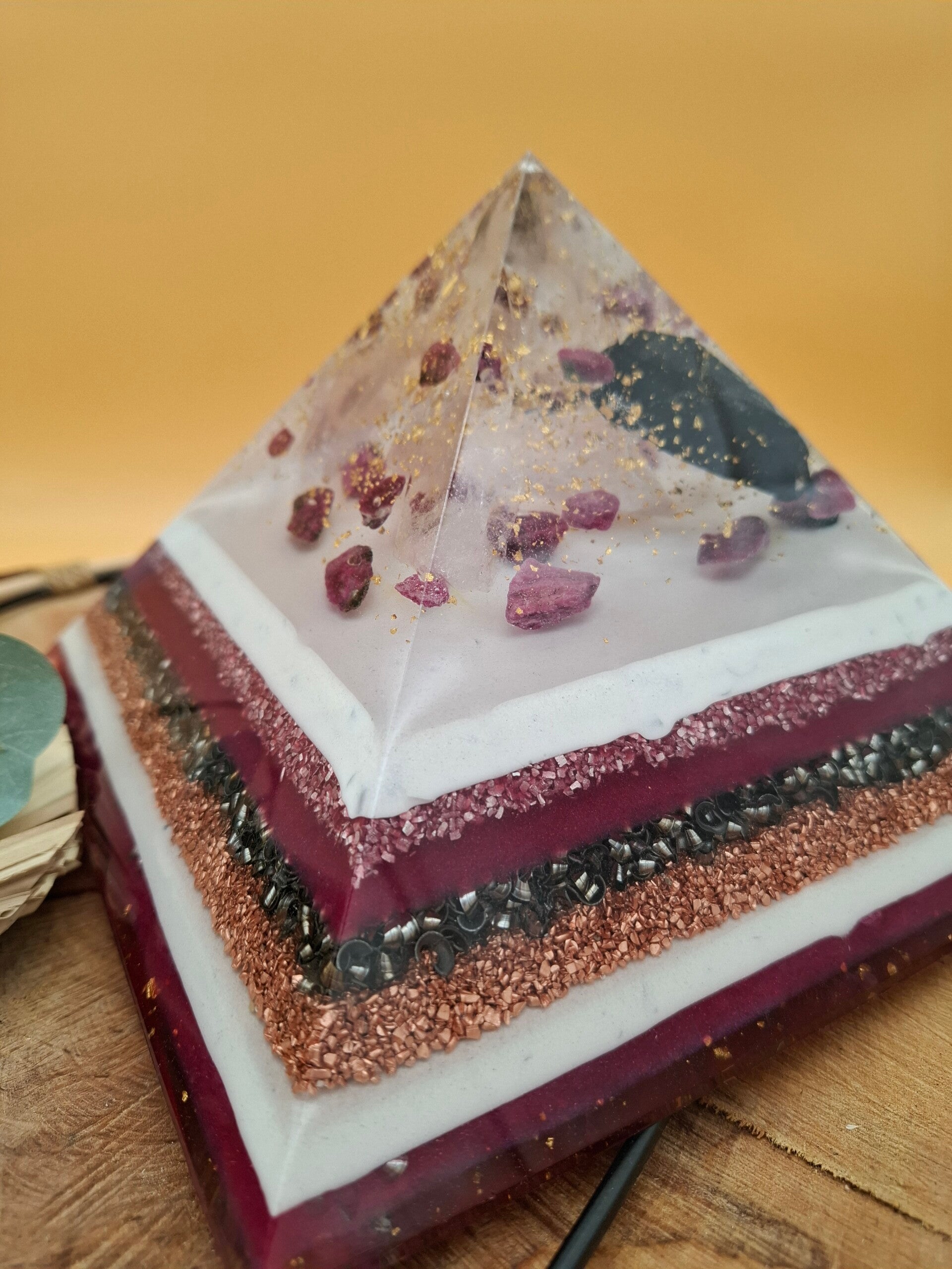 Orgonit Pyramide Rubin