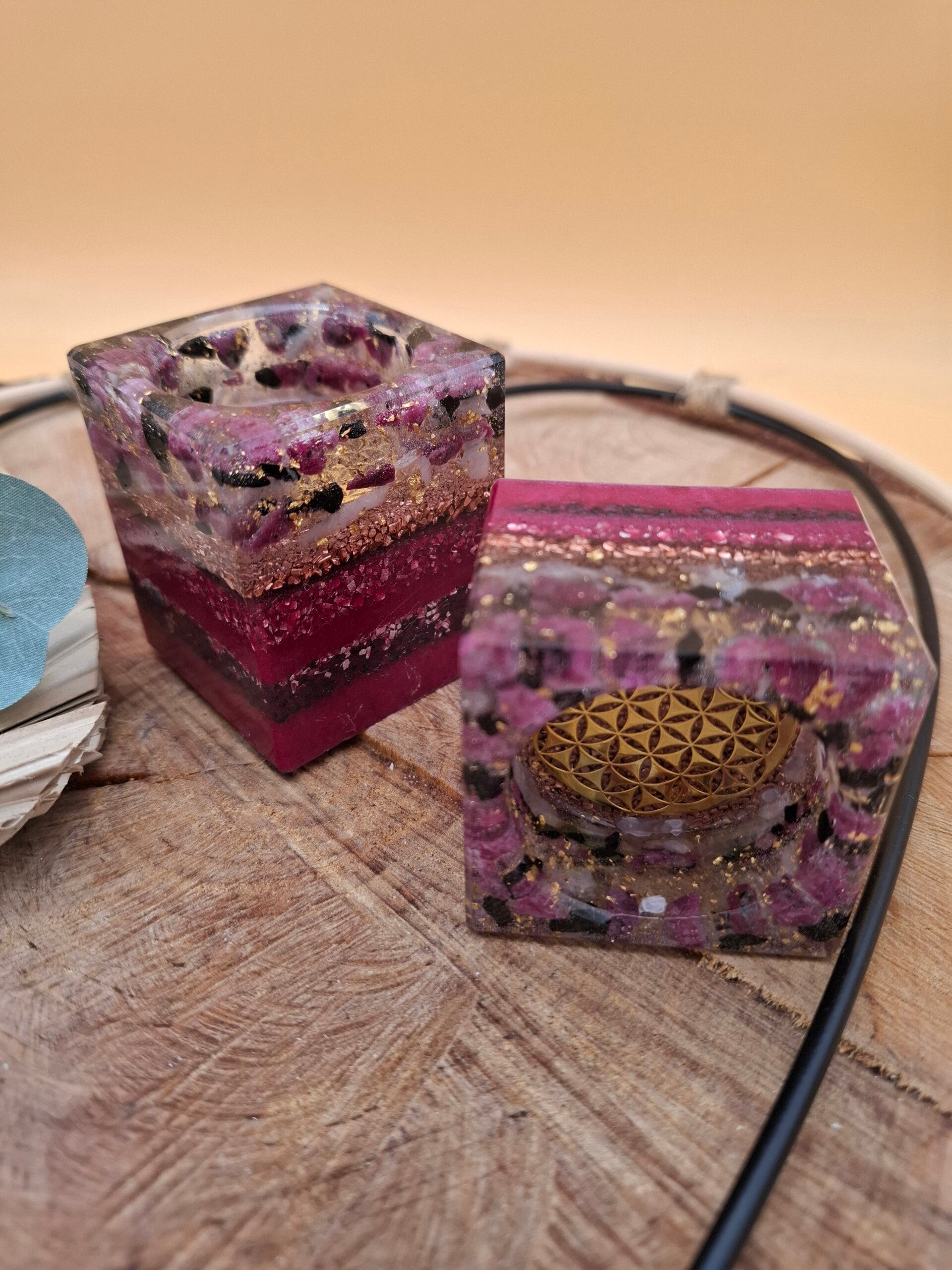 Orgonit Teelichthalter Rubin klein