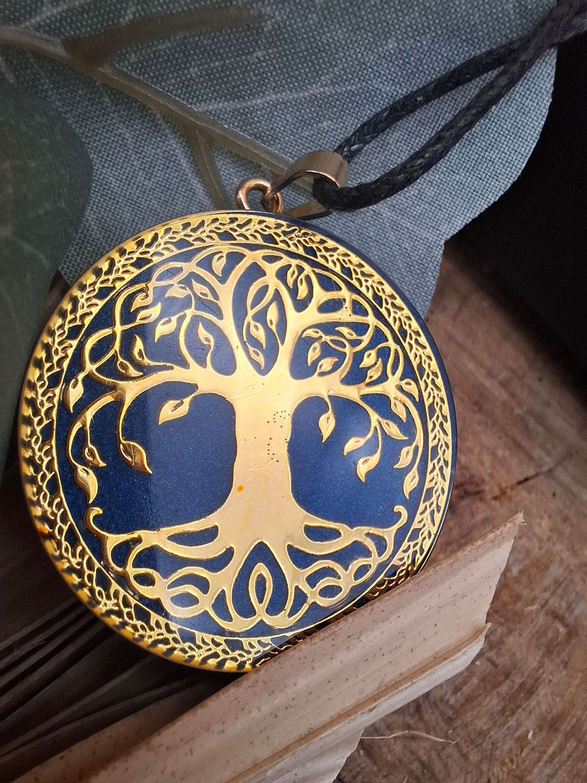 Orgonit Amulett Baum des Lebens mit goldenen Rand