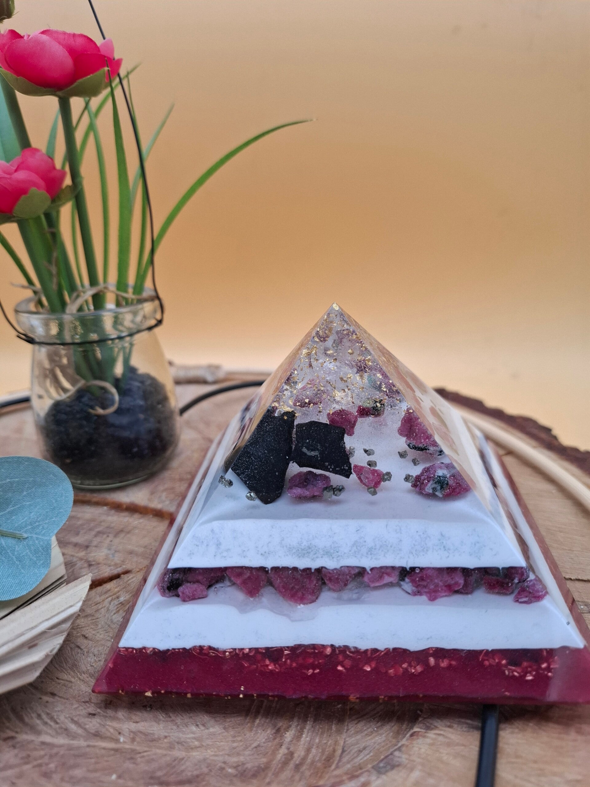 Orgonit Pyramide Rubin