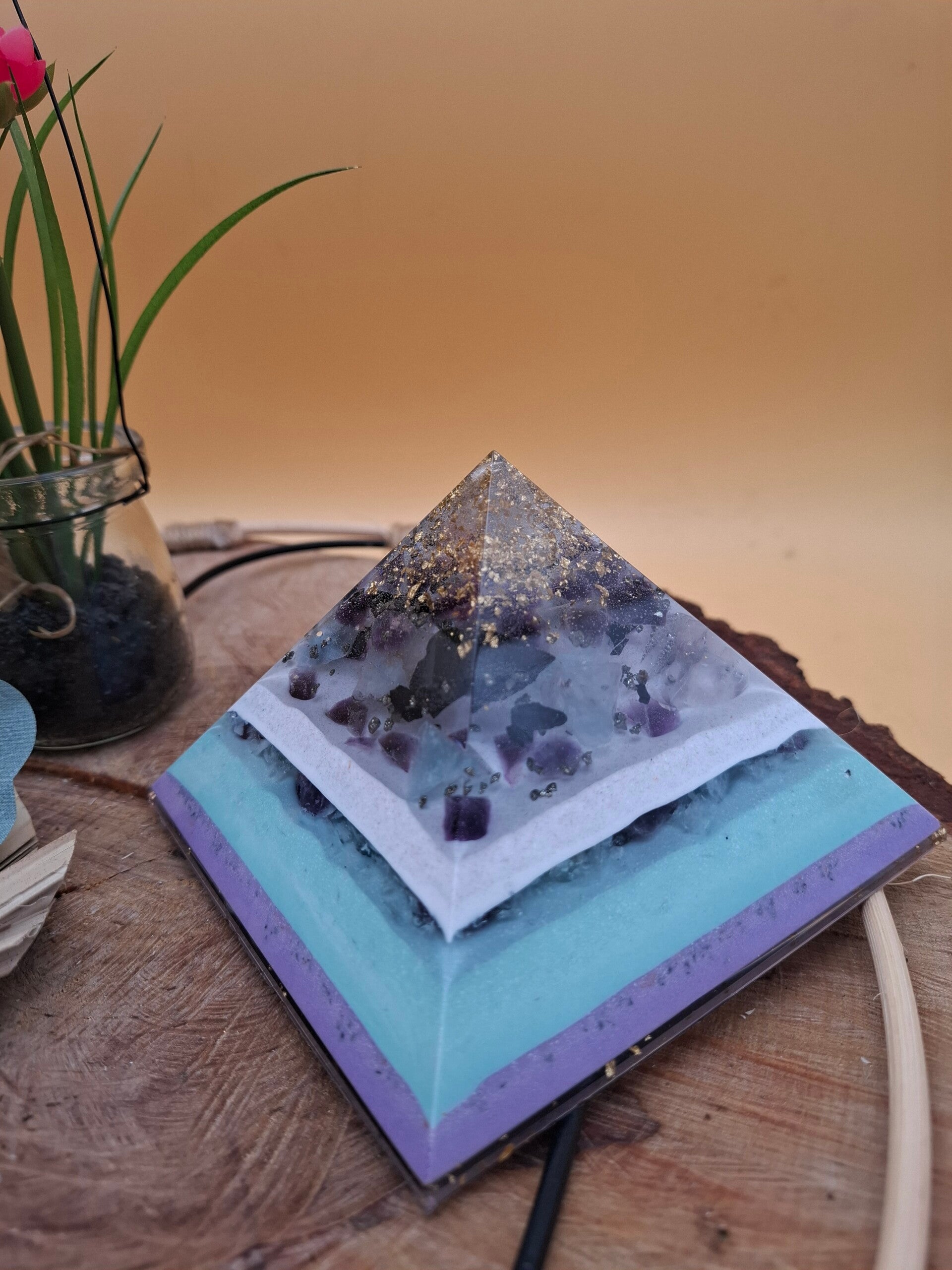 Orgonit Pyramide Fluorit