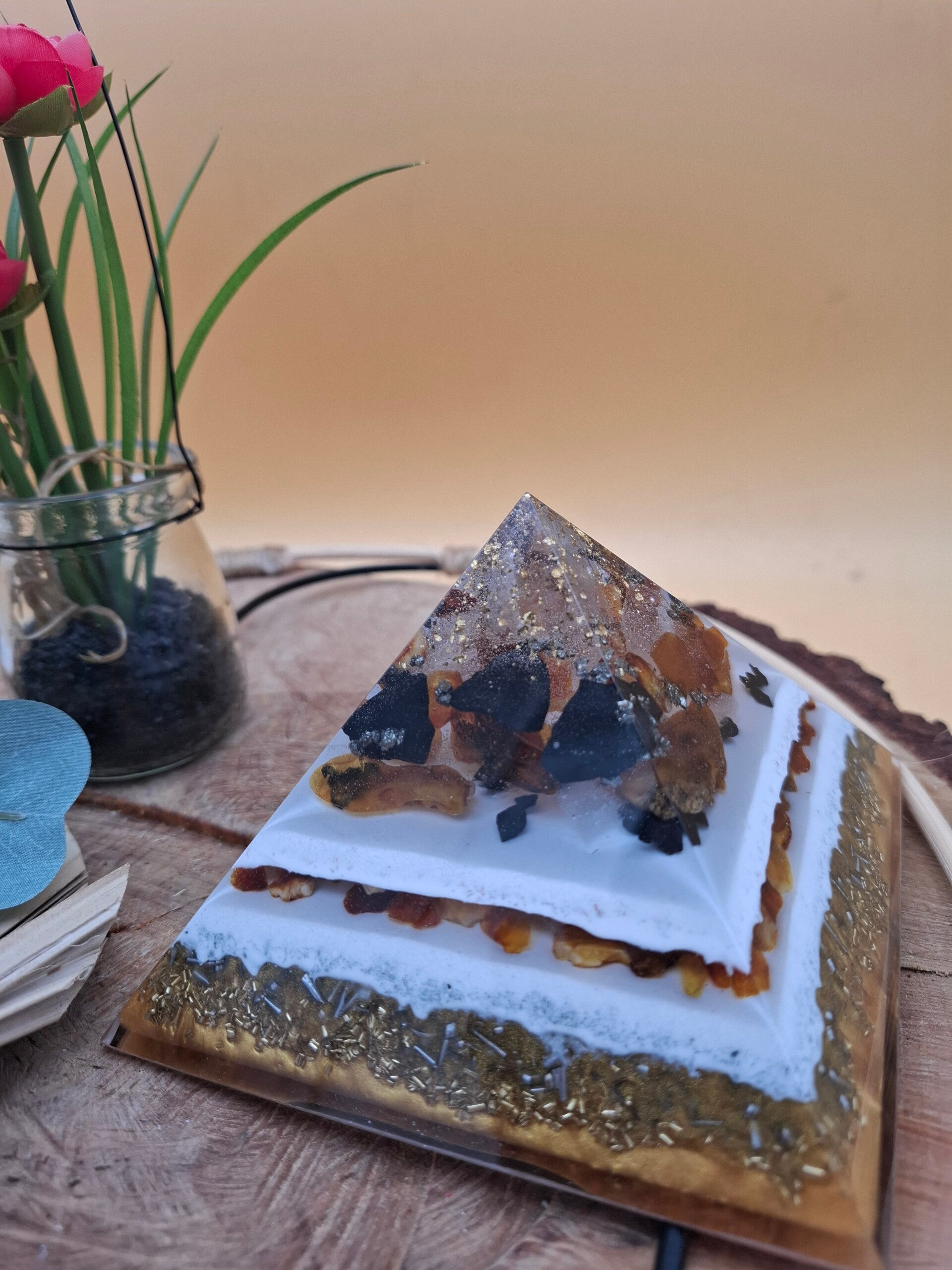 Orgonit Pyramide Bernstein