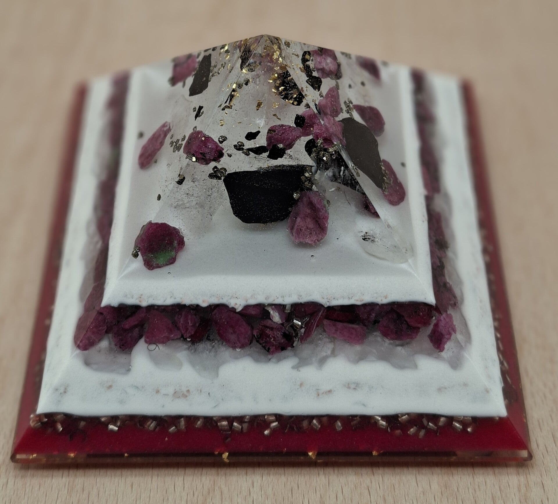 Orgonit Pyramide Rubin