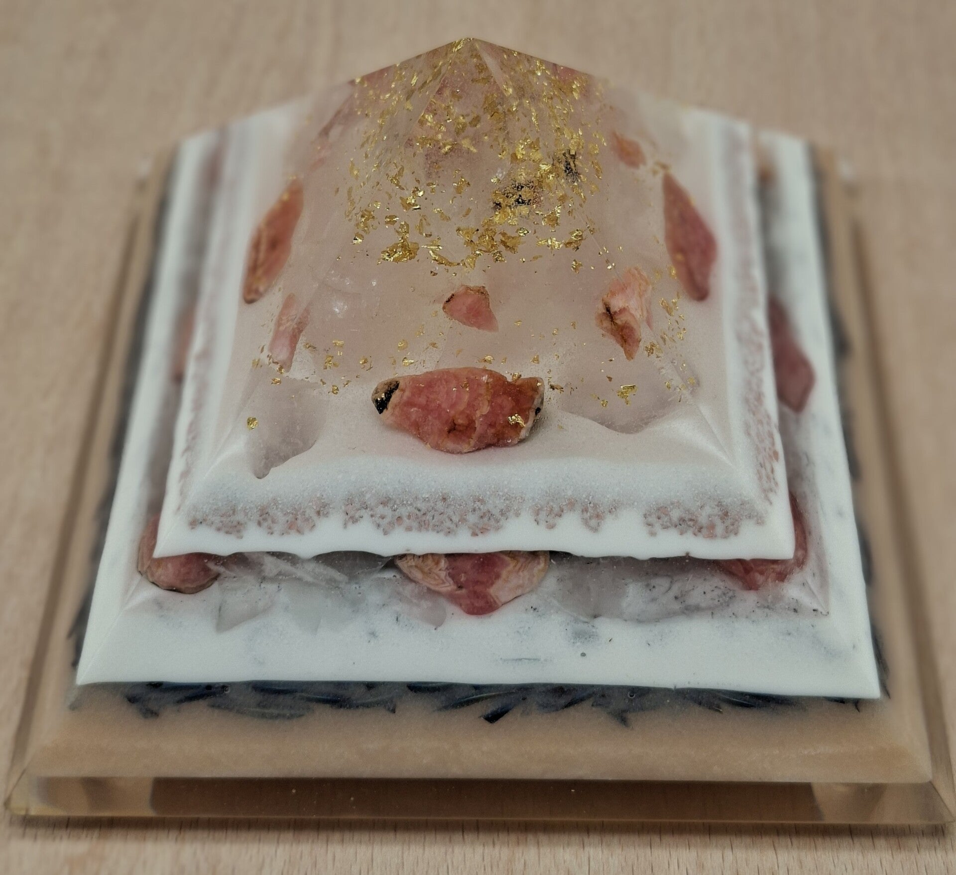 Orgonit Pyramide Rosenquarz