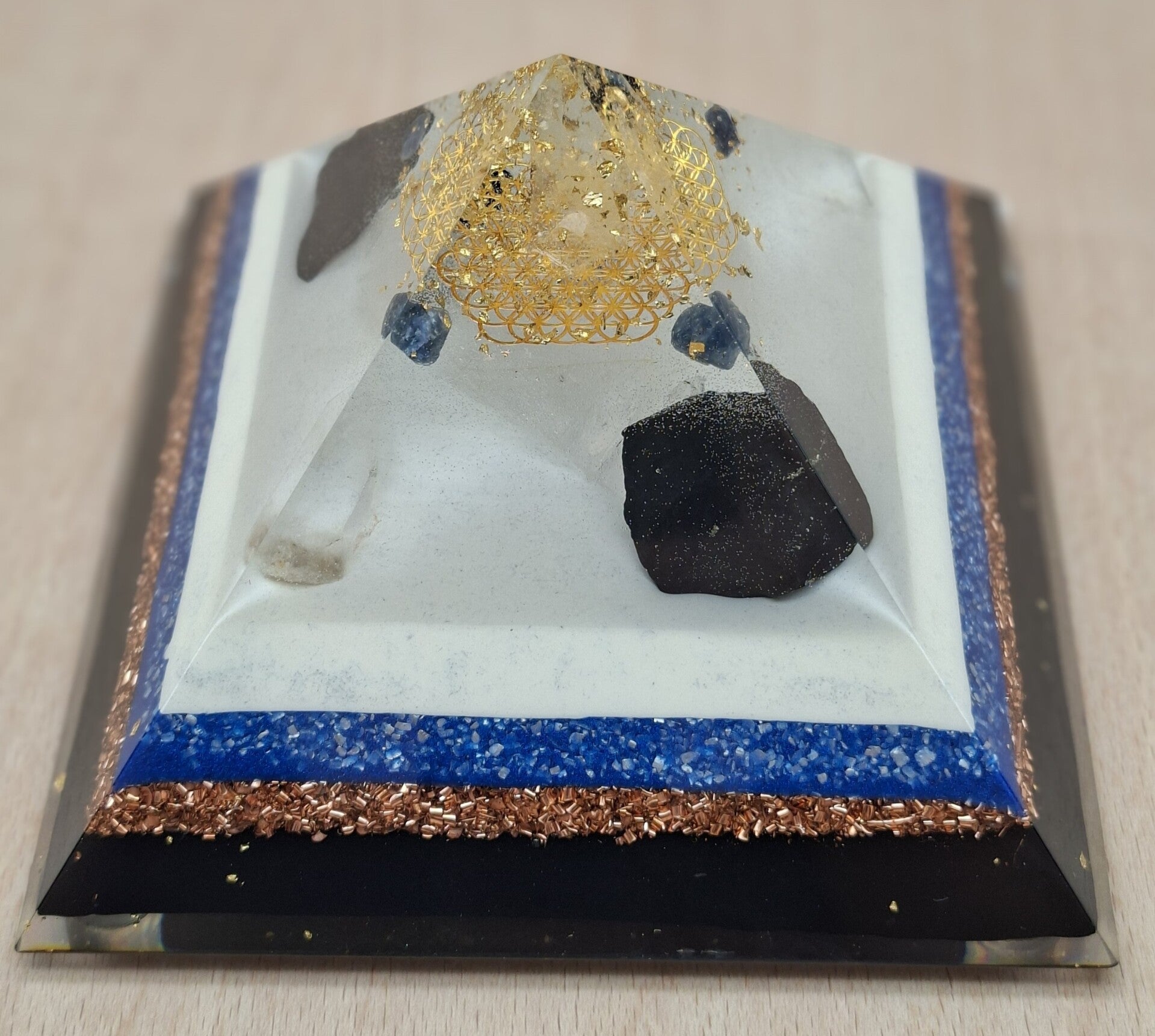 Orgonit Pyramide Saphir