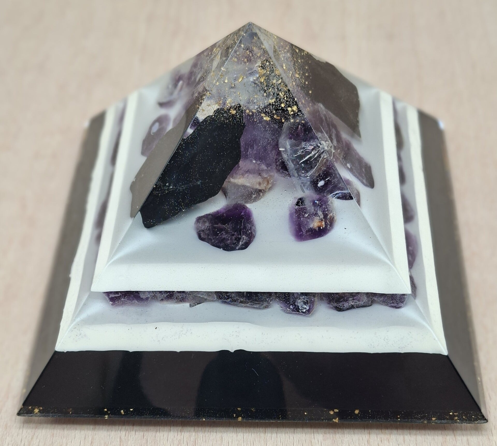 Orgonit Pyramide Amethyst Shungit