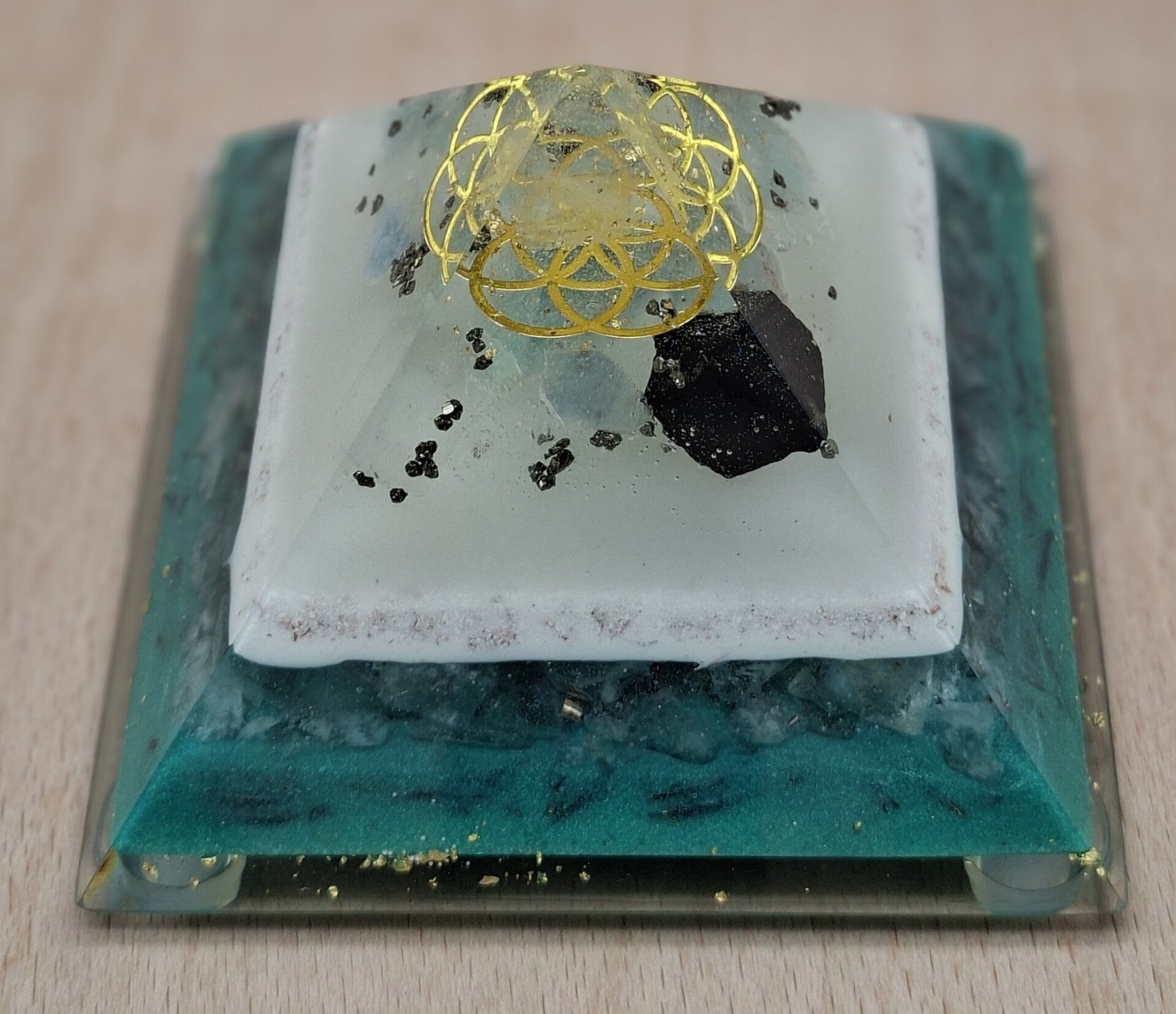 Orgonit Pyramide Fluorit