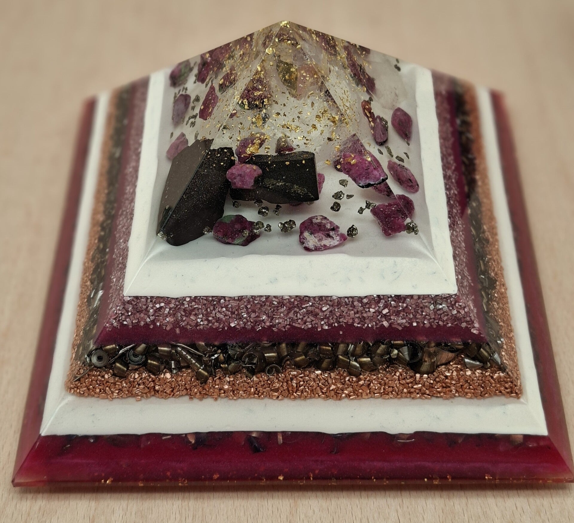 Orgonit Pyramide Rubin