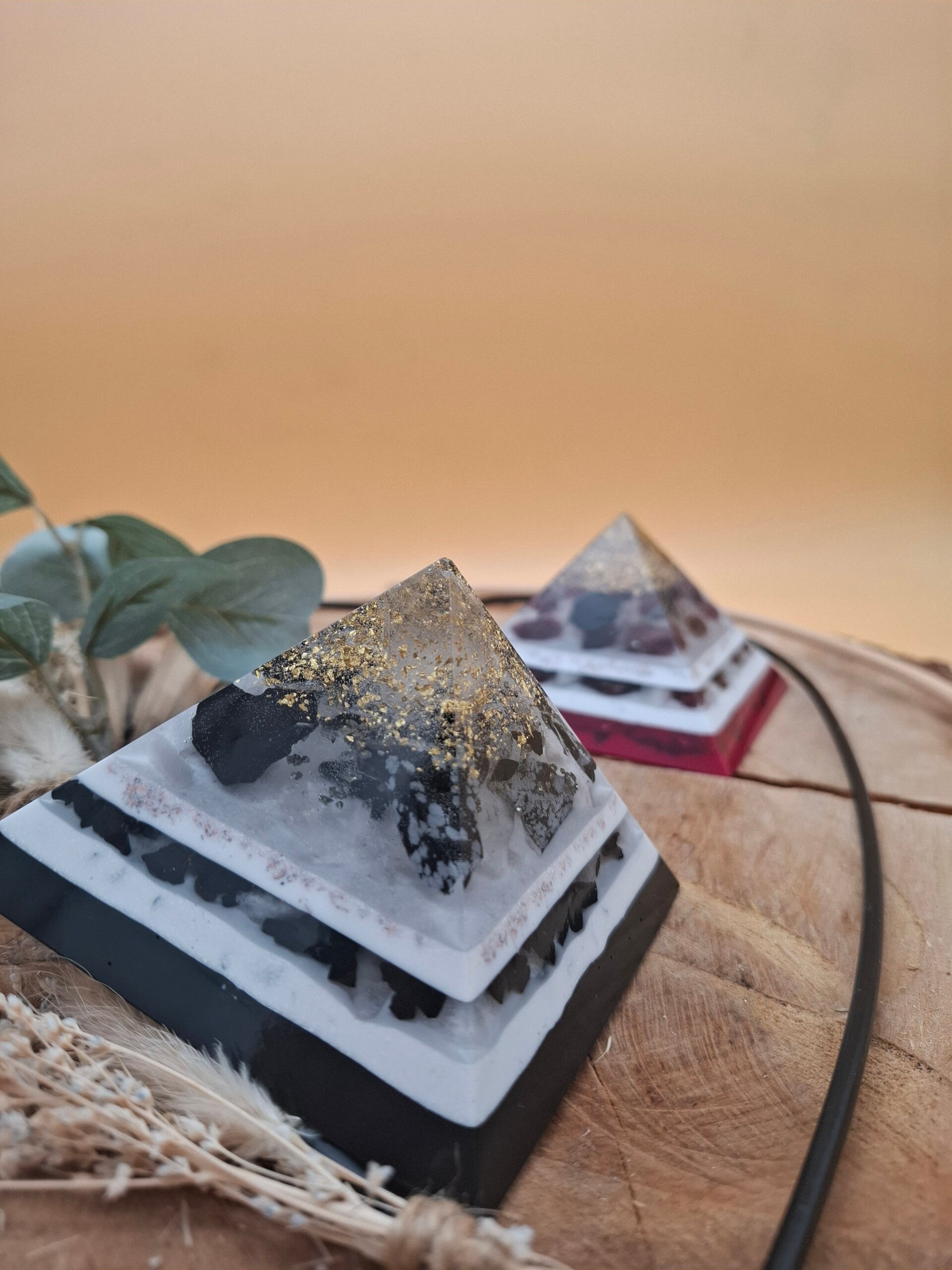 Orgonit Pyramide Schneeflockenobsidian Mini