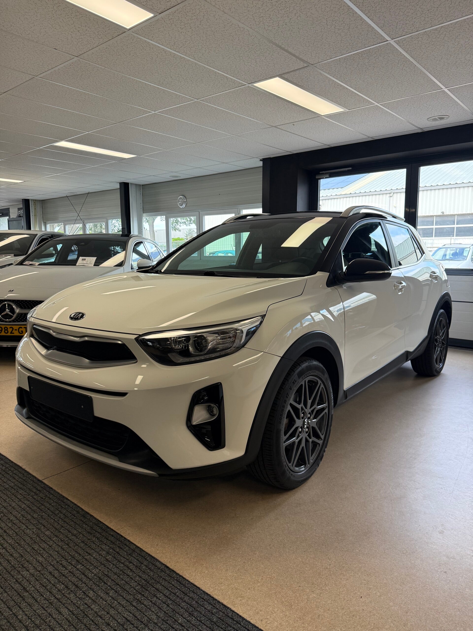 Kia STRONIC 1.0 T-GDi Dynamic Plus Line
