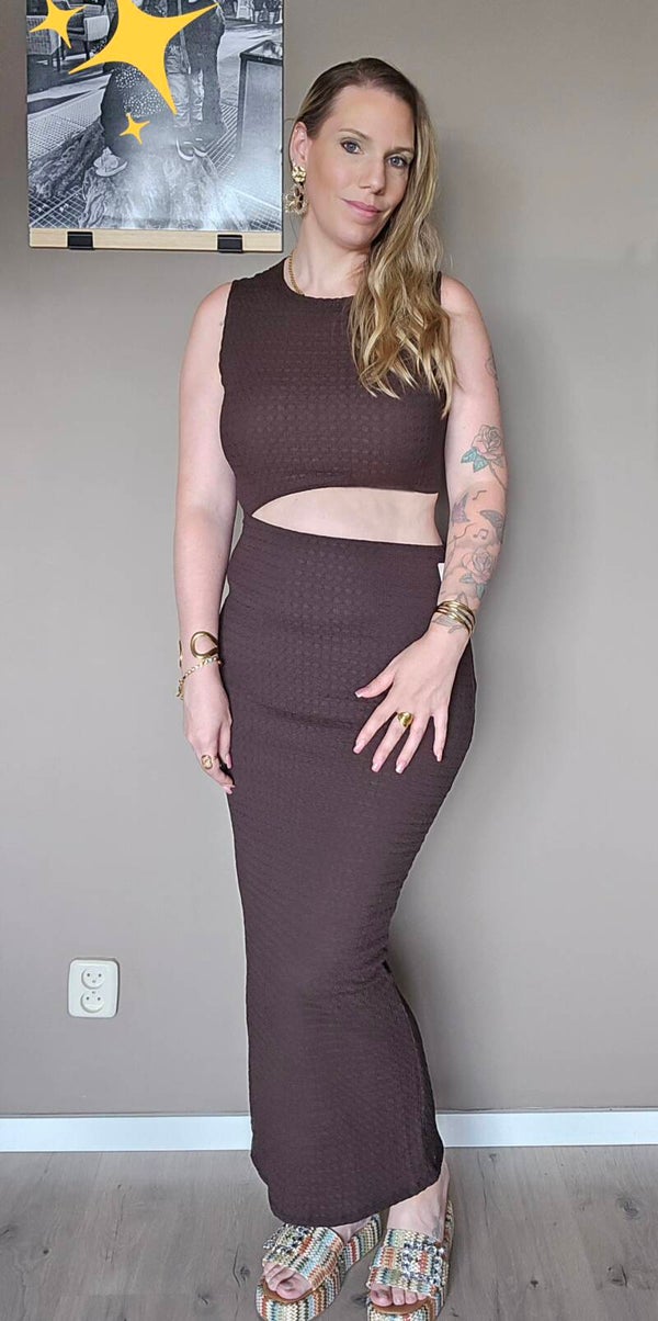 Dress cut out