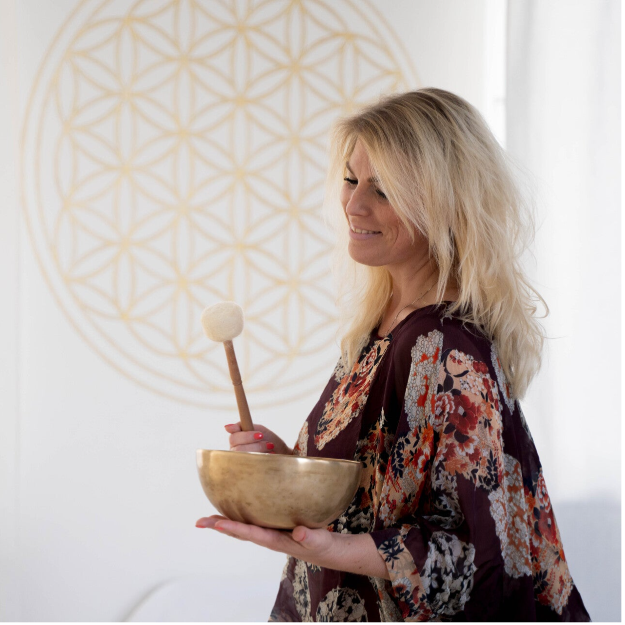 wie is holistrish klankschaal massage