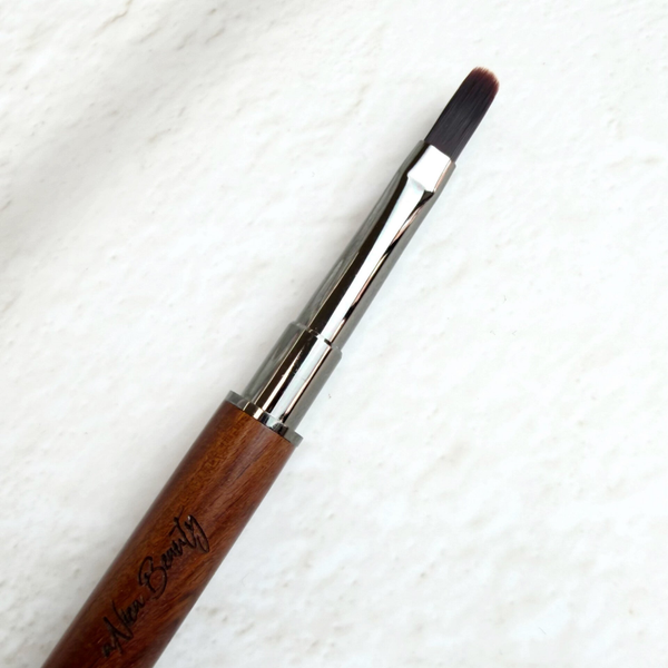 Double brush-aNica Beauty