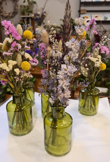 Droogbloemen in vaas