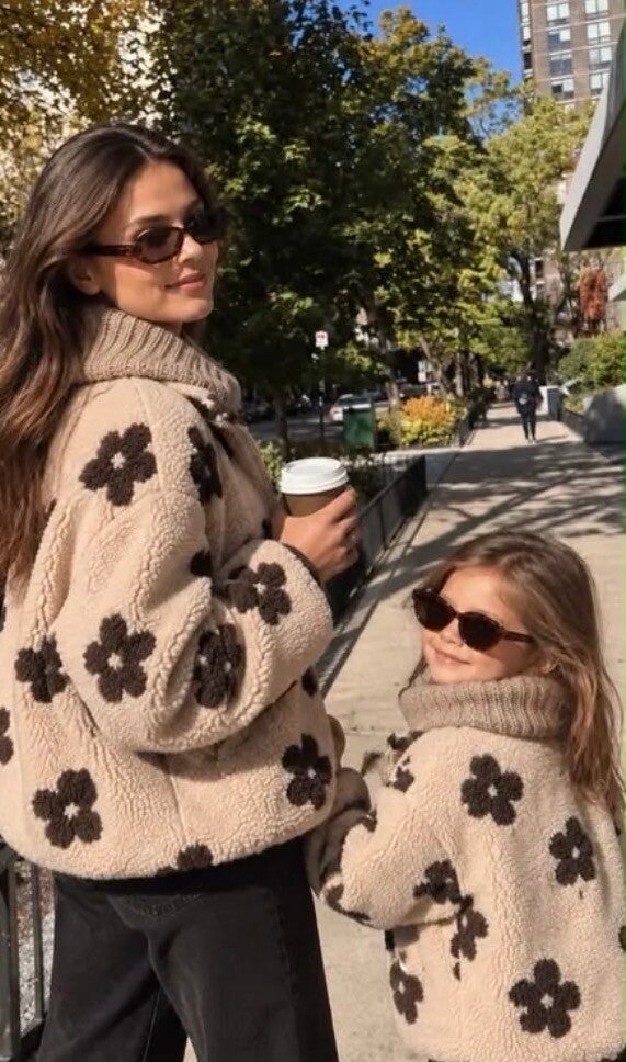 Gilet à fleurs matchy maman