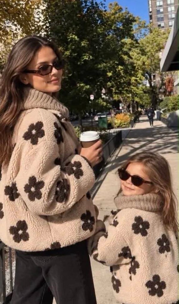 Gilet à fleurs matchy maman